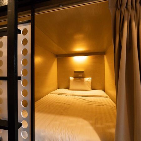 H2B Hostel Phuket Dış mekan fotoğraf