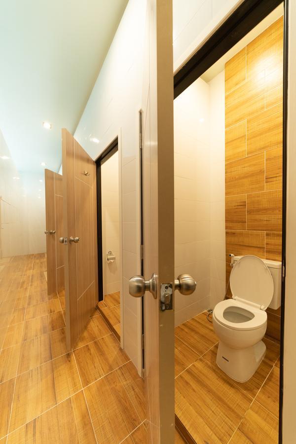 H2B Hostel Phuket Dış mekan fotoğraf